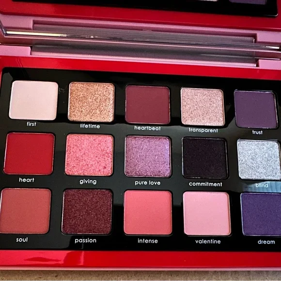Natasha Denona Love Palette - Pink and Rose Hues - Picture 2 of 2